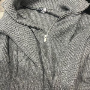 Old navy sweater